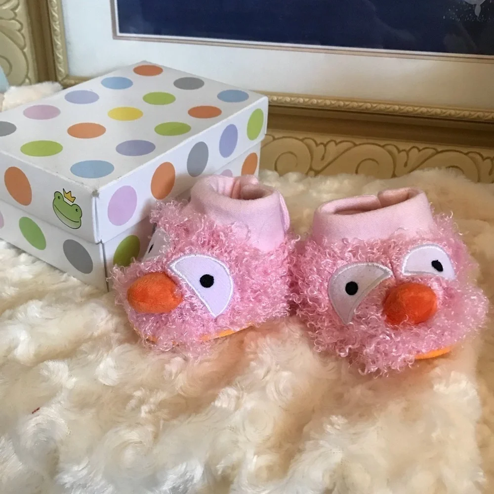 Curly Pink Rich Frog Baby Booties